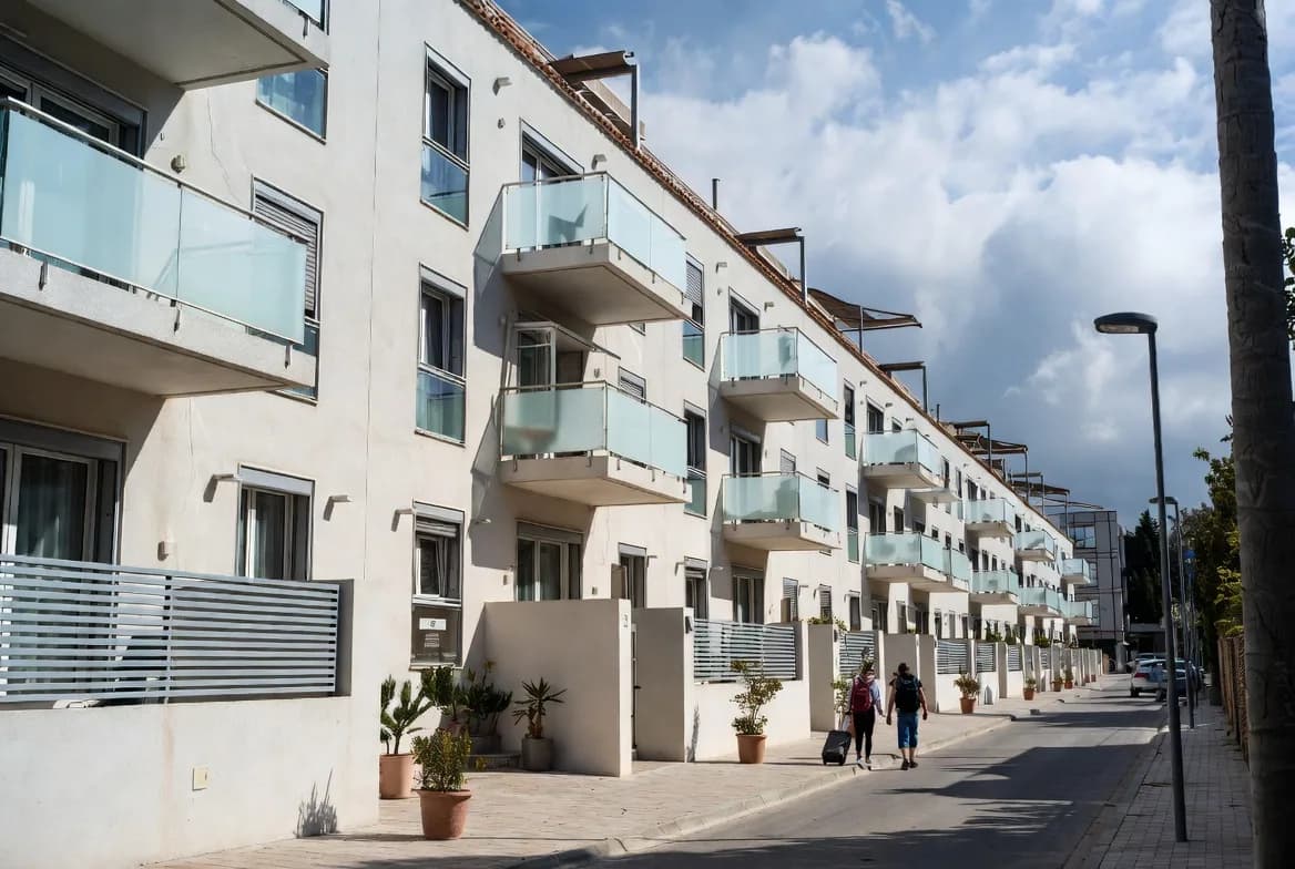 Holiday apartment building by the sea